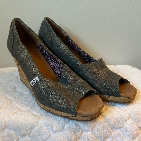Toms Shoes - Toms Womens Shiny Denim Wedge Peep Toe Espadrille Sandals Cork Heel Size 8.5